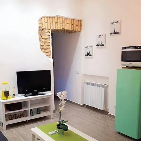 Narciso House - 7 Stops From Colosseo * Roma