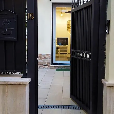 Narciso House - 7 Stops From Colosseo Vakantiehuis *