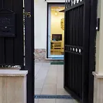 Narciso House - 7 Stops From Colosseo Feriehus *